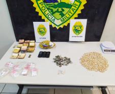 Mais de R$ 10 mil e porções de maconha e crack são apreendidos pela PM na CIC, em Curitiba