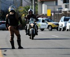 Inédito desfile motorizado da PM passa por cartões-postais da capital em alusão aos 166 anos da Corporação