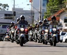 Inédito desfile motorizado da PM passa por cartões-postais da capital em alusão aos 166 anos da Corporação