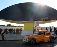 Inédito desfile motorizado da PM passa por cartões-postais da capital em alusão aos 166 anos da Corporação