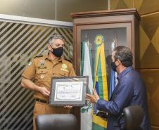 Comandante-Geral da PM recebe certificado da Câmara Municipal de Curitiba pelos 166 anos da Polícia Militar