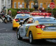 Inédito desfile motorizado da PM passa por cartões-postais da capital em alusão aos 166 anos da Corporação