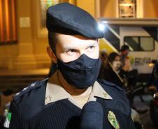 Em meio à pandemia, policiais militares criam projeto social e entregam alimentos para pessoas em situação de rua na Capital