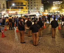 Em meio à pandemia, policiais militares criam projeto social e entregam alimentos para pessoas em situação de rua na Capital