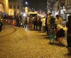 Em meio à pandemia, policiais militares criam projeto social e entregam alimentos para pessoas em situação de rua na Capital