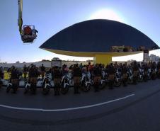 Inédito desfile motorizado da PM passa por cartões-postais da capital em alusão aos 166 anos da Corporação