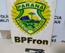 No Oeste do estado, BPFron apreende vinho contrabandeado e arma 