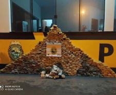 BPRv apreende carro carregado com quase 400 quilos de maconha em Iporã (PR)