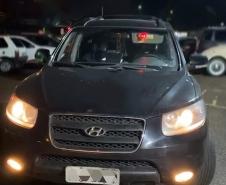 Caminhonete equipada com giroflex é apreendida pelo BPTran no Centro de Curitiba; motorista estava bêbado