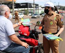 Blitz educativa sobre a Semana Nacional de Trânsito envolve PM e órgãos municipais em Pato Branco