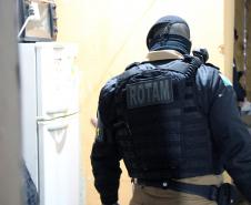 Polícia Civil e PM prendem 15 envolvidos com tráfico de drogas