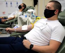Cadetes da Polícia Militar doam sangue no Hemepar de Curitiba