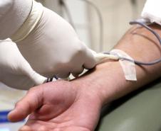 Cadetes da Polícia Militar doam sangue no Hemepar de Curitiba