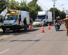 Blitz educativa sobre a Semana Nacional de Trânsito envolve PM e órgãos municipais em Pato Branco