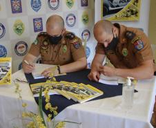 Oficiais da PM lançam livro voltado a padronização e técnicas da abordagem policial
