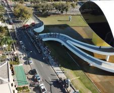Inédito desfile motorizado da PM passa por cartões-postais da capital em alusão aos 166 anos da Corporação