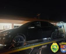 Carro com rádio comunicador lotado de cigarros paraguaios é apreendido pela PM em Cidade Gaúcha (PR)