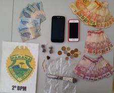 No Norte Pioneiro, PM prende 10 pessoas e apreende drogas, duas motocicletas e 26 celulares