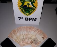 Caminhão carregado com 400 mil maços de cigarros é apreendido pela PM no Noroeste do estado