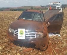 Carro capota com 1,6 mil pacotes de cigarros contrabandeados em Marechal Cândido Rondon (PR)