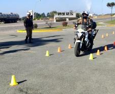 BPTran faz instrução de direção defensiva com motociclistas durante a Semana Nacional de Trânsito