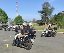 BPTran faz instrução de direção defensiva com motociclistas durante a Semana Nacional de Trânsito