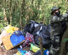 No final de semana, BPAmb-FV apreende arma de fogo, 800 caixas de cigarros contrabandeados e galos de rinha em situações distintas