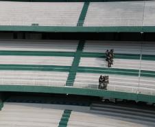 Companhia de Choque faz treinamento no estádio Couto Pereira, em Curitiba