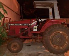 Em situações distintas, PM apreende arma de fogo, pedras de crack e recupera um trator no Noroeste do estado