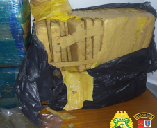 BPRv apreende quase 150 quilos de maconha e R$ 100 mil em eletrônicos no paraná