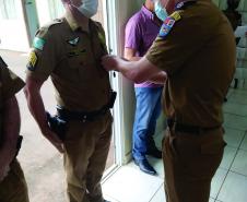 Batalhão da PM de Ivaiporã (PR) entrega Medalha de Mérito a policiais durante evento