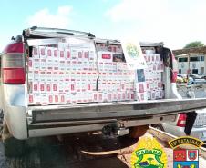 PM apreende 6,7 mil pacotes de cigarro, armas e até lancha no Oeste do estado