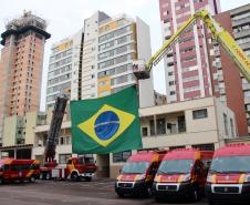 Governador entrega 15 novas viaturas para o Corpo de Bombeiros