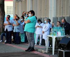 Banda da PM faz apresentação para pacientes do Hospital Pequeno Príncipe em comemoração ao Dia das Crianças