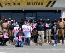 Policiais femininas fazem blitz de conscientização sobre prevenção ao câncer de mama em rodovia da RMC