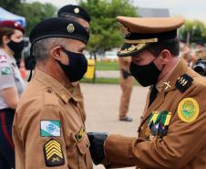 Policiais militares são homenageados durante solenidade em comemoração aos 52 anos do 13º Batalhão em Curitiba