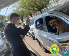 PM de Apucarana (PR) promove Drive Thru para a benção de animais; 700 animais foram abençoados