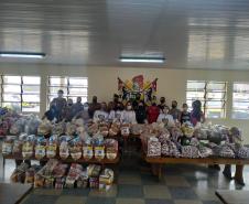 Campanha solidária promovida por PMs em rede social ajuda 71 famílias atendidas pela Equoterapia