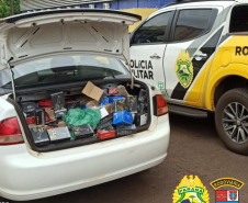 BPRv apreende carro carregado com cigarros eletrônicos, essências e acessórios contrabandeados