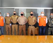 Oficiais da Polícia Militar recebem Medalha de Mérito da Defesa Civil no Quartel do Comando-Geral em Curitiba