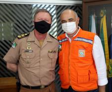 Oficiais da Polícia Militar recebem Medalha de Mérito da Defesa Civil no Quartel do Comando-Geral em Curitiba
