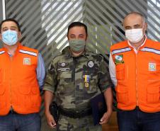 Oficiais da Polícia Militar recebem Medalha de Mérito da Defesa Civil no Quartel do Comando-Geral em Curitiba