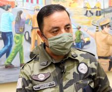 Oficiais da Polícia Militar recebem Medalha de Mérito da Defesa Civil no Quartel do Comando-Geral em Curitiba
