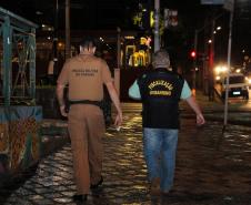 Ação Integrada de Fiscalização Urbana fecha 25 estabelecimentos comerciais em Curitiba