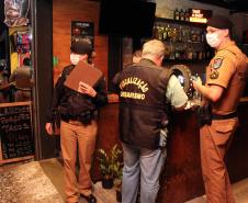 Ação Integrada de Fiscalização Urbana fecha 25 estabelecimentos comerciais em Curitiba