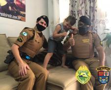 Policiais militares visitam pequeno fã da PM em Santa Terezinha do Itaipu (PR)