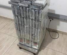 BPFron e PF flagram transporte de 132 quilos de cocaína em Foz do Iguaçu, no Oeste do estado