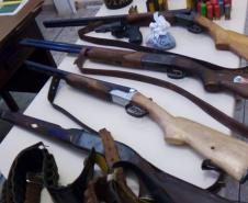 Polícia Ambiental apreende 10 armas de fogo e flagra desmatamento e caça ilegal no interior do Paraná