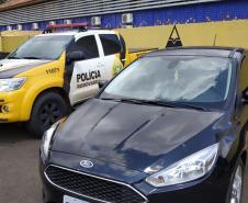 Em situações distintas, BPRv recupera carro e apreende caminhão carregado com contrabando no Oeste do estado