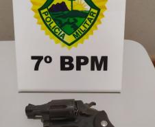 PM apreende duas armas de fogo e recupera um carro no Noroeste do estado